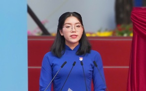 Đại diện thế hệ trẻ phát biểu tại đại lễ 30-4: kết nạp Đảng lúc 18 tuổi, là bí thư Đoàn trường