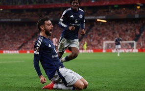 Bruno Fernandes giúp Man United giành nửa vé chung kết Europa League