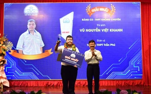 Lần đầu đi thi, cậu học trò Trường THPT Trần Phú giành giải nhất hội thi Tin học trẻ TP.HCM