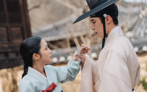 Dù diễn đơ, nữ chính Dear Hongrang vẫn khiến dân tình ghen tỵ bởi điều này