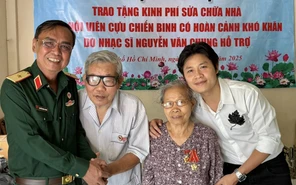 Nhạc sĩ Nguyễn Văn Chung dùng doanh thu ca khúc Viết tiếp câu chuyện hòa bình sửa nhà cho cựu chiến binh