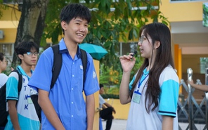 Đề văn chuyên thi vào Trường Phổ thông Năng khiếu đề cập đến thế hệ cợt nhả