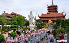 Đường đến chùa Thanh Tâm (chùa Phật cô đơn) chiêm bái Xá lợi Phật