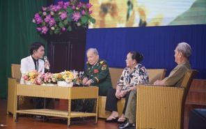 Sinh viên Nhân văn gặp gỡ Đại tá tình báo Tư Cang nghe kể chuyện lịch sử