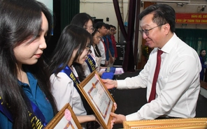 Quận Tân Phú khen thưởng 234 học sinh giỏi các cấp