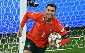 HLV tuyển Bồ Đào Nha: Ronaldo độc nhất vô nhị trong bóng đá