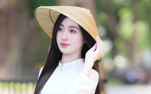 Hành trình trở thành Tân Hoa hậu Trái đất của nữ sinh Học viện Phụ nữ Việt Nam