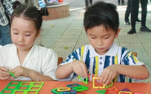 Thiếu nhi phường Tân Hưng, TP.HCM vui hè tưng bừng với hoạt động STEM, tiếng Anh