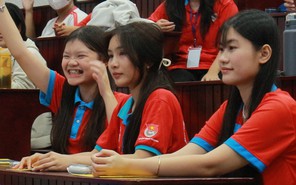 Chiến sĩ Hoa phượng đỏ tập huấn kỹ năng chống lừa đảo trên mạng