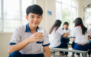 Ly sữa bạn uống có chứa bao nhiêu protein?