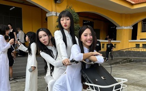 Em xinh say hi tập 9: Bích Phương bị các em xinh 'tố' đi chơi với 'bạn Duy Tân'