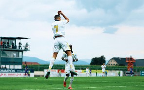 Ronaldo ghi bàn vào lưới CLB Pháp trong trận giao hữu