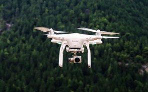 Dùng drone cứu người: 5 vụ nổi bật thế giới