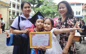 Khi mẹ và con đều là thí sinh của Giải Lê Quý Đôn
