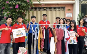 Teen Trường THPT Nguyễn An Ninh tổ chức gian hàng 0 đồng chan chứa yêu thương