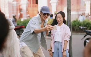 Hoàng tử châu Á Lee Kwang Soo sánh đôi cùng nàng thơ Việt Nam