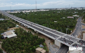 Trắc nghiệm: Cầu Rạch Miễu 2 bắc qua sông nào?