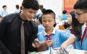 TP.HCM triển khai chương trình STEM song ngữ và tích hợp AI vào dạy học tiếng Anh