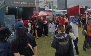 Đông đảo khán giả đến check-in sớm concert Sao nhập ngũ