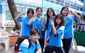 Chụp photobooth, random dance tại ngày hội chào đón học sinh khối 10 Trường THPT Tân Bình