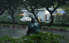Thời tiết 4-8: Hà Nội ngày nắng 39°C, chiều tối có mưa dông, lốc sét