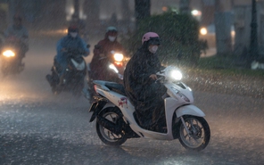 TP.HCM đang có mưa lớn, cảnh báo Nam Bộ có nơi mưa hơn 80mm