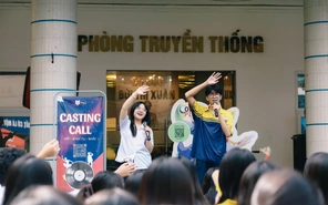Teen Trường THPT Bùi Thị Xuân mở ‘mini show’ âm nhạc giờ ra chơi