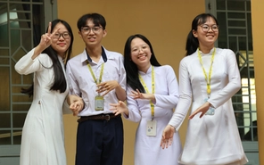Sân khấu học đường của Trường THPT Tây Thạnh có gì làm teen lớp 10 thích mê?