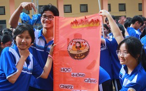 Teen Trường THPT Trần Hưng Đạo 'vui hết mình' trong hội trại khối 10