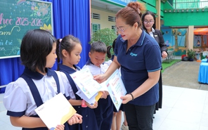 Học bổng Vì tương lai Việt Nam đồng hành với học sinh Trường tiểu học Tam Bình khởi động năm học mới
