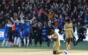 Đương kim vô địch FA Cup Crystal Palace bị đội hạng 6 Anh loại sốc