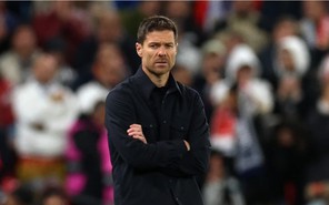 Real Madrid sa thải Xabi Alonso sau trận thua đại kình địch Barcelona