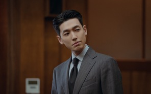 'Cá hố' Jung Kyung Ho: Sức hút từ diễn xuất và chuyện tình 14 năm