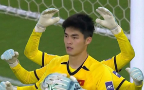Ảnh chế thủ môn Trung Kiên gây bão mạng xã hội 