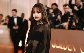 Ngắm loạt outfit động lòng người của Lisa tại các thảm đỏ