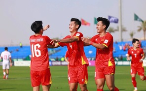 U23 Việt Nam tìm lời giải cho vị trí của Hiểu Minh và Lý Đức