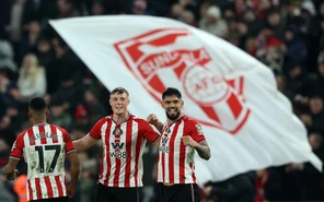 West Ham đấu Sunderland: Mèo đen phá dớp sân khách