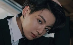 Jungkook là nghệ sĩ Kpop đầu tiên đạt top 1 lượt nghe trong 1 năm