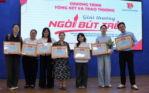 Khối ấn phẩm Khăn Quàng Đỏ đoạt 3 giải thưởng Ngòi bút trẻ