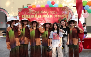 Teen Trường THPT Marie Curie 'gieo mầm nhân ái' từ hội xuân