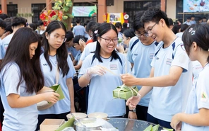 Hàng trăm ‘đầu bếp học trò’ rộn ràng làm món ăn truyền thống đón Tết