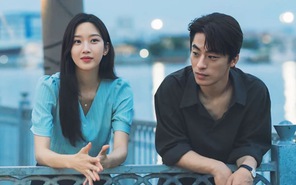 Once we were us của Moon Ga Young bất ngờ ghi dấu tại phòng vé Hàn