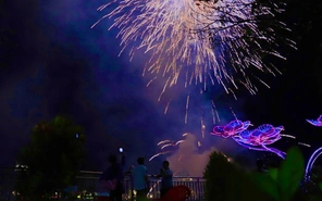 Phường Ngã Bảy (TP Cần Thơ) rực rỡ pháo hoa chào năm mới