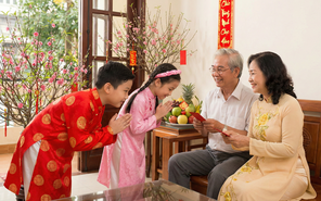 15 bài thơ chúc Tết ông bà ngắn gọn, dễ thuộc dành cho thiếu nhi