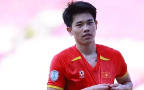 Đình Bắc ghi 4 bàn, ủng hộ 60 triệu đồng trong trận bóng thiện nguyện