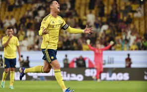 Ronaldo tiến gần hơn cột mốc 1.000 bàn thắng