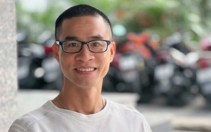 Cùng nhà văn, nhà thơ Nguyễn Phong Việt 'sống để trở về'