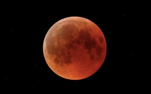 Hiện tượng trăng máu hiếm gặp xuất hiện tại Việt Nam vào thời gian nào?