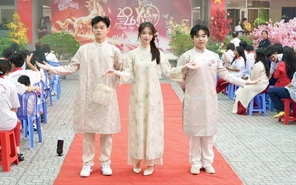 Sắc xuân lan tỏa trong khuôn viên Trường THPT Nguyễn Hữu Thọ