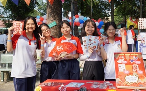 Teen THPT chuyên Hùng Vương kết nối ngôn ngữ, khám phá văn hóa tại ngày hội giao lưu